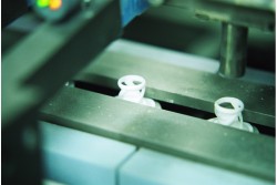 Füllen von Silicagel und Molekülsieben